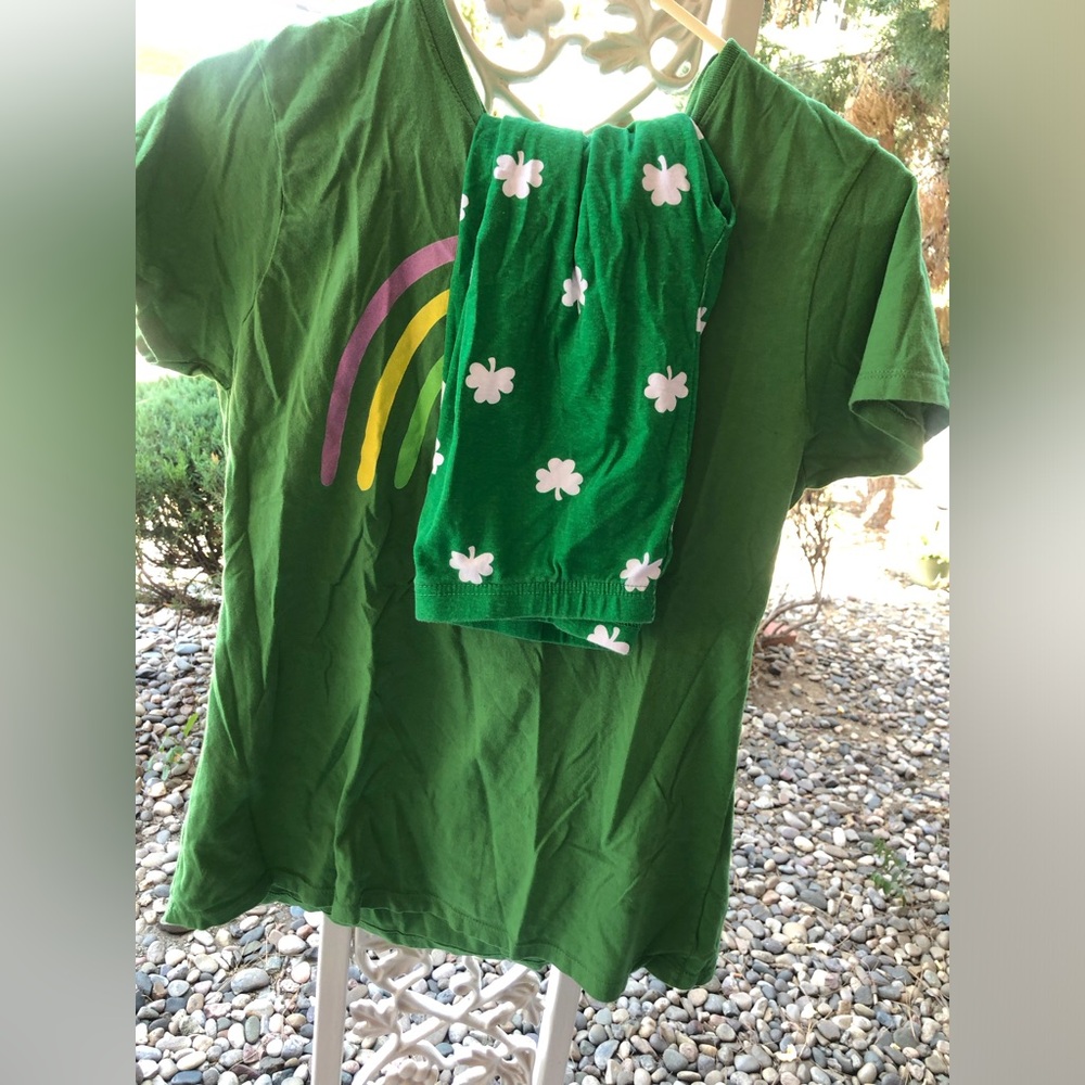 Place Green Tee with Rainbow and Floral Design